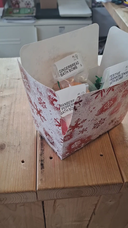 3 festive sphere's giftbox