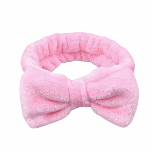Fluffy hair band to keep hair out of your eyes when applying make-up or facemasks